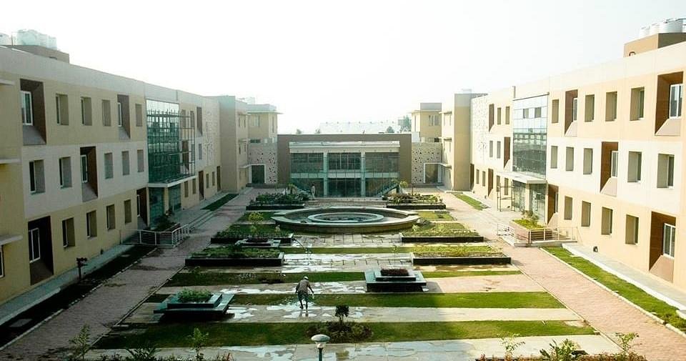 14726344101435551896thaper university 11